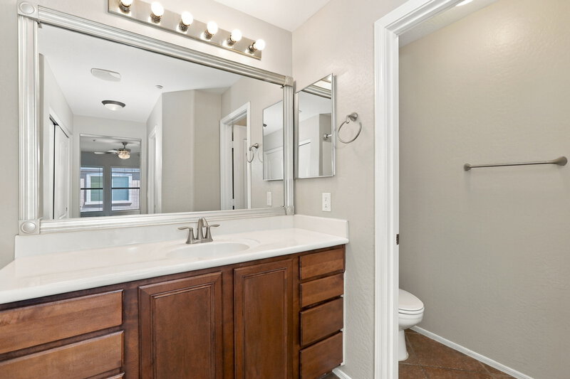 2,305/Mo, 3344 E Franklin Ave Gilbert, AZ 85295 Primary Bathroom View