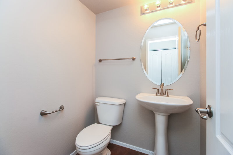 2,240/Mo, 3344 E Franklin Ave Gilbert, AZ 85295 Bathroom View 2