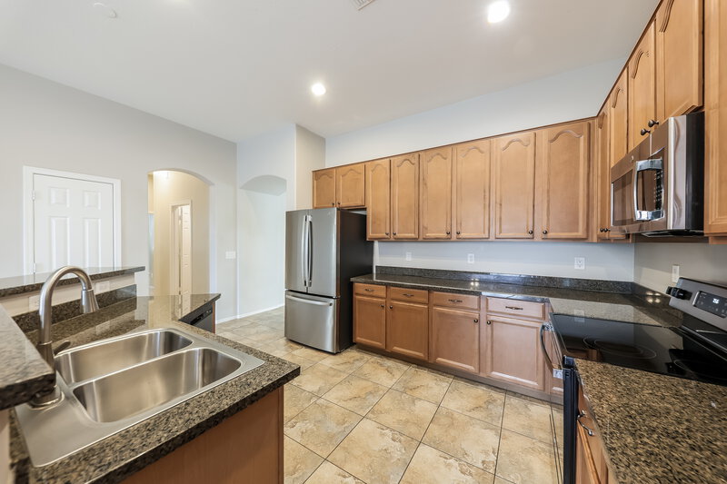 2,375/Mo, 22110 N 104th Ln Peoria, AZ 85383 Kitchen View