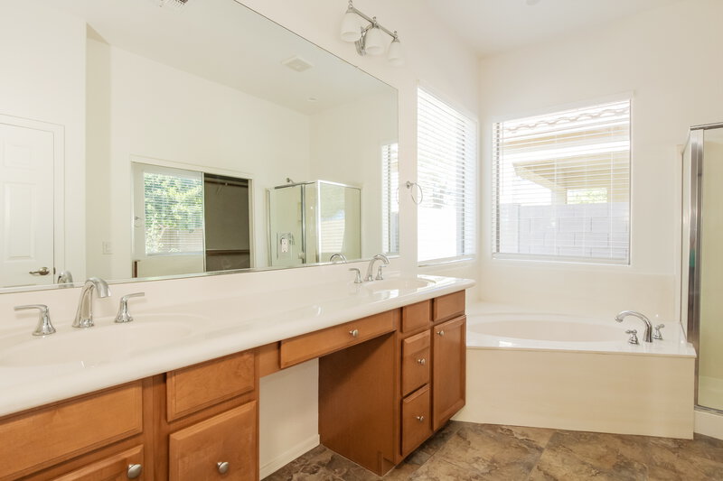 2,445/Mo, 22110 N 104th Ln Peoria, AZ 85383 Main Bathroom View