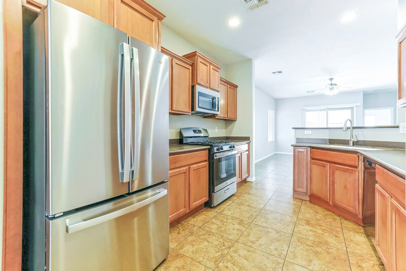 2,330/Mo, 11051 E Serafina Ave Mesa, AZ 85212 Kitchen View
