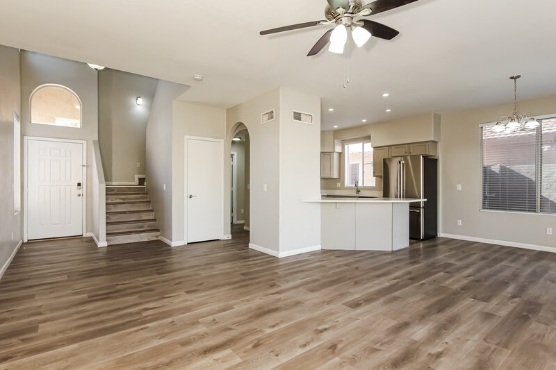 3,080/Mo, 16615 N 19th Street Phoenix, AZ 85022 Living Room View 2