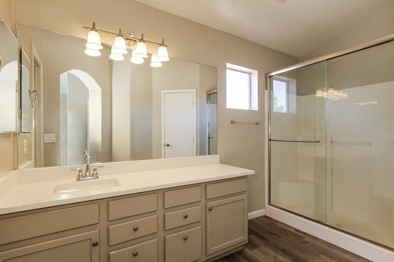 3,080/Mo, 16615 N 19th Street Phoenix, AZ 85022 Main Bathroom View
