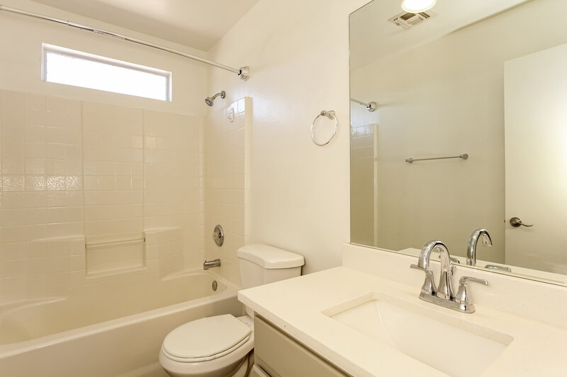 3,080/Mo, 16615 N 19th Street Phoenix, AZ 85022 Bathroom View
