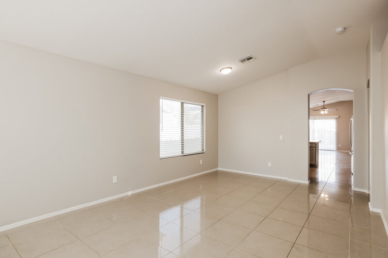 2,250/Mo, 3718 W Burgess Ln Phoenix, AZ 85041 Living Room View