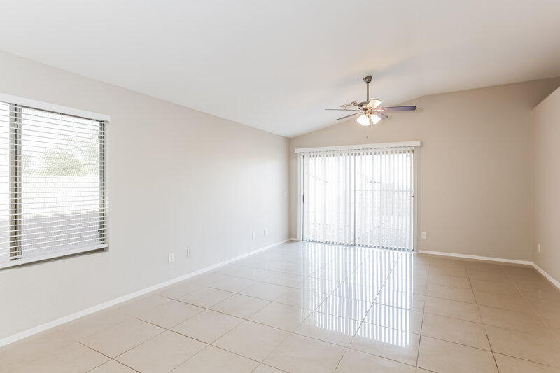 2,250/Mo, 3718 W Burgess Ln Phoenix, AZ 85041 Family Room View