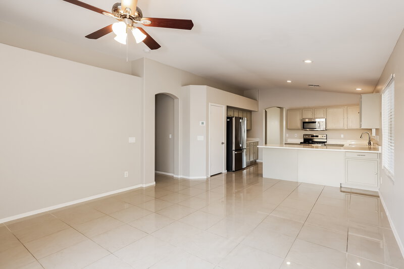 2,250/Mo, 3718 W Burgess Ln Phoenix, AZ 85041 Family Room View 2