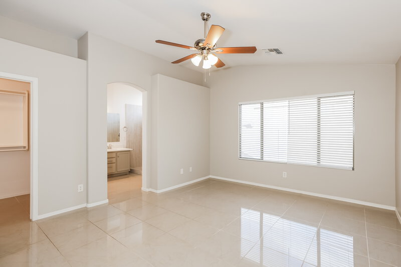 2,250/Mo, 3718 W Burgess Ln Phoenix, AZ 85041 Main Bedroom View