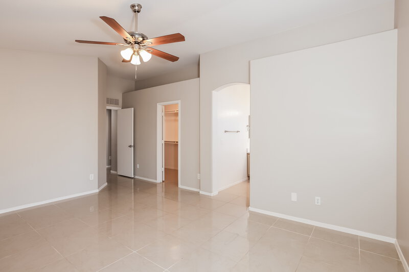 2,250/Mo, 3718 W Burgess Ln Phoenix, AZ 85041 Main Bedroom View 2
