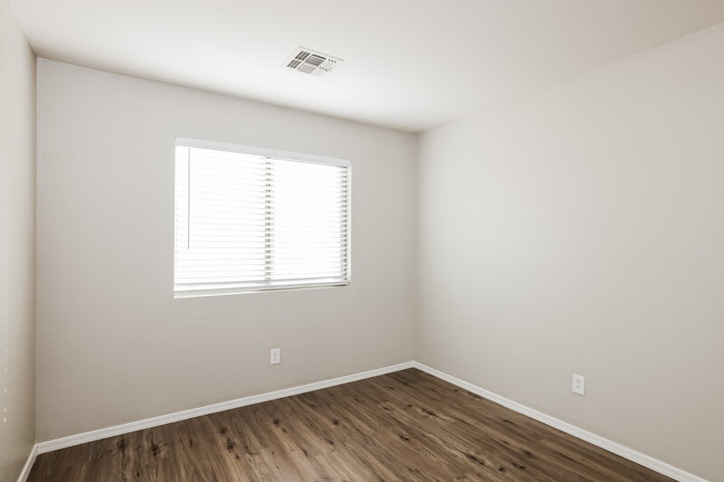 2,250/Mo, 3718 W Burgess Ln Phoenix, AZ 85041 Bedroom View 3