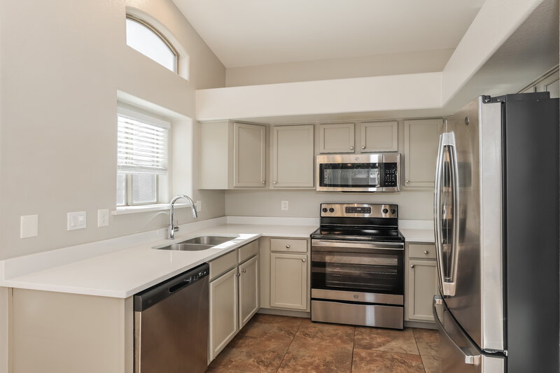 1,850/Mo, 12913 W Sheridan Avondale, AZ 85392 Kitchen View