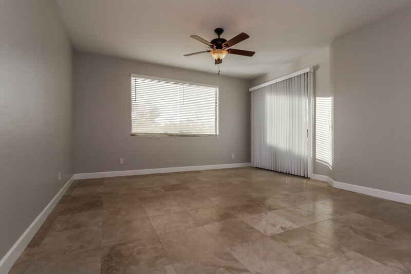 2,285/Mo, 10431 S 175th Ave Goodyear, AZ 85338 Living Room View 2