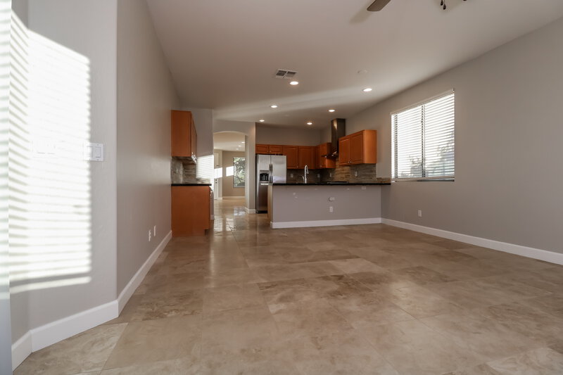 2,285/Mo, 10431 S 175th Ave Goodyear, AZ 85338 Dining Room View