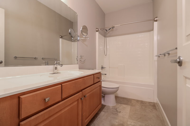 2,285/Mo, 10431 S 175th Ave Goodyear, AZ 85338 Bathroom View