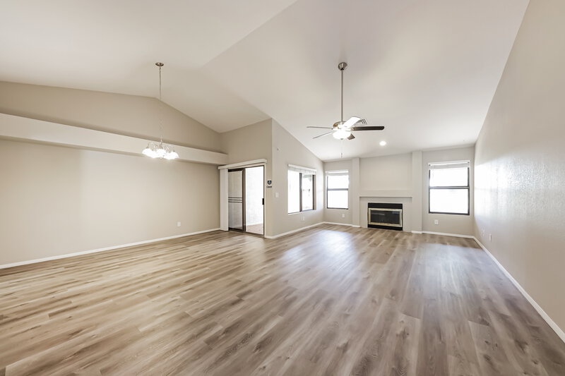 2,215/Mo, 7535 W Sequoia Dr Glendale, AZ 85308 Living Room View