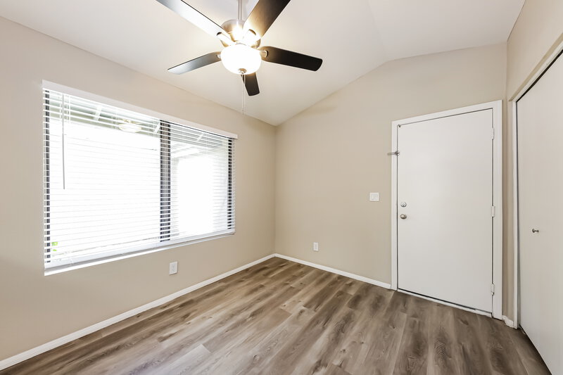 2,215/Mo, 7535 W Sequoia Dr Glendale, AZ 85308 Bedroom View 2