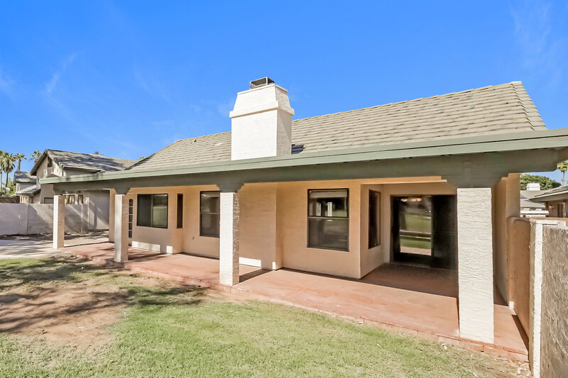 2,215/Mo, 7535 W Sequoia Dr Glendale, AZ 85308 Rear View
