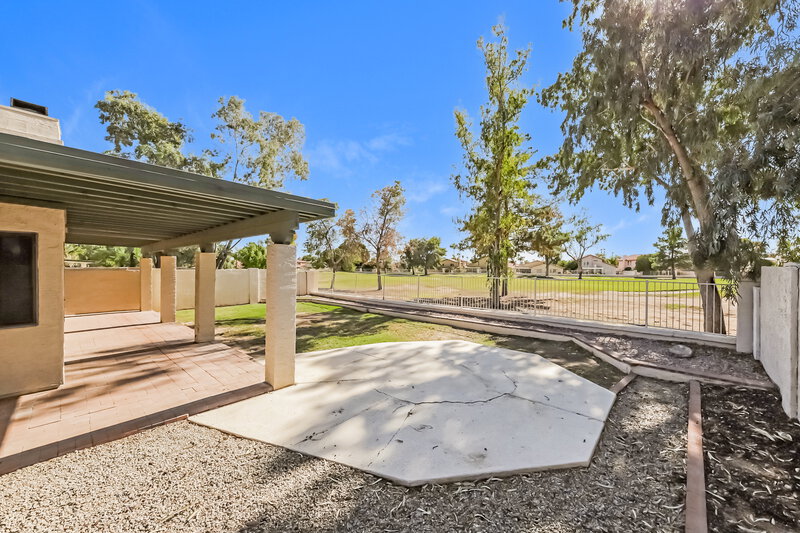 2,215/Mo, 7535 W Sequoia Dr Glendale, AZ 85308 Rear View 2