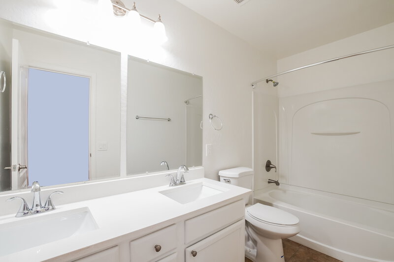 1,975/Mo, 7432 S Skylark Ln Buckeye, AZ 85326 Main Bathroom View