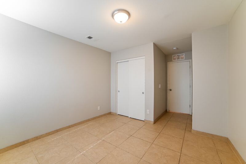 1,965/Mo, 13766 W Elm St Surprise, AZ 85374 Bedroom View 2