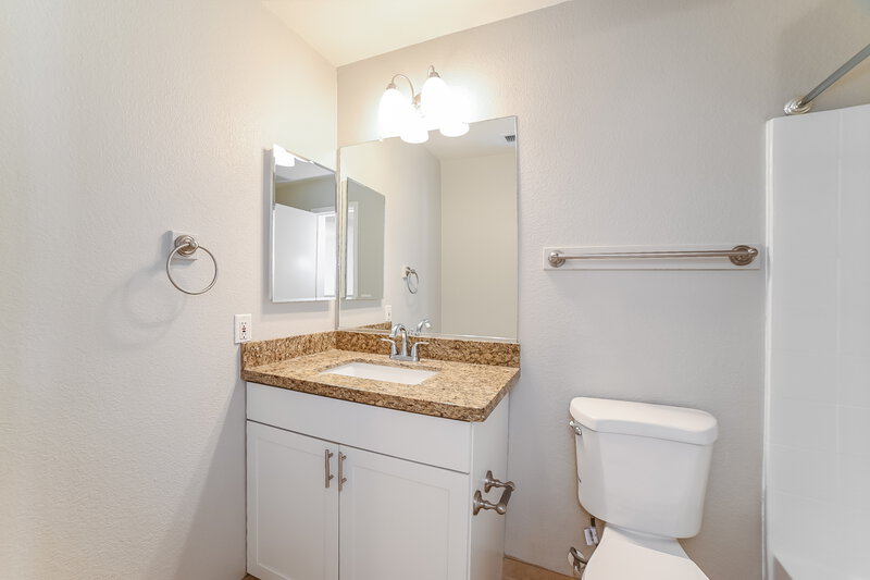 1,965/Mo, 13766 W Elm St Surprise, AZ 85374 Bathroom View