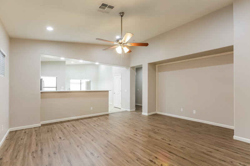 2,195/Mo, 7110 W Superior Ave Phoenix, AZ 85043 Living Room View 2