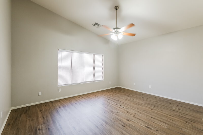 2,045/Mo, 7110 W Superior Ave Phoenix, AZ 85043 Main Bedroom View
