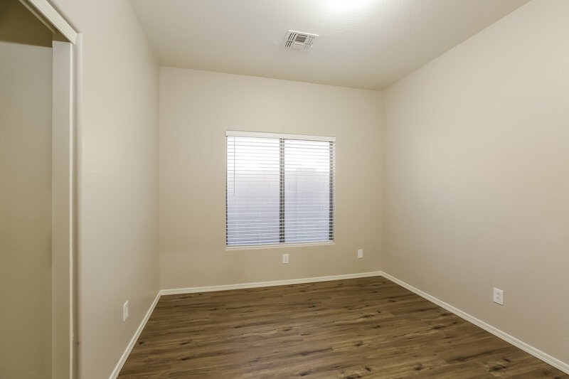 2,195/Mo, 7110 W Superior Ave Phoenix, AZ 85043 Bedroom View