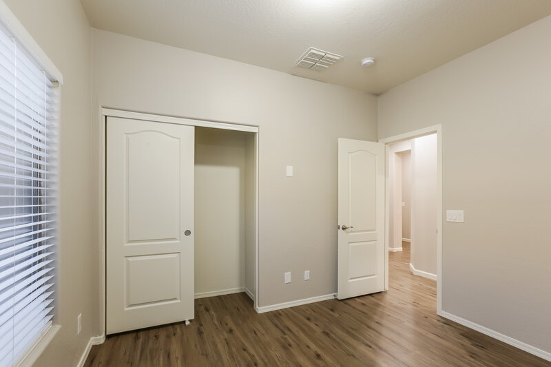 2,195/Mo, 7110 W Superior Ave Phoenix, AZ 85043 Bedroom View 2