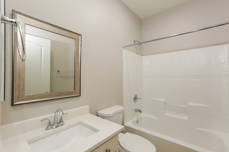 2,195/Mo, 7110 W Superior Ave Phoenix, AZ 85043 Bathroom View