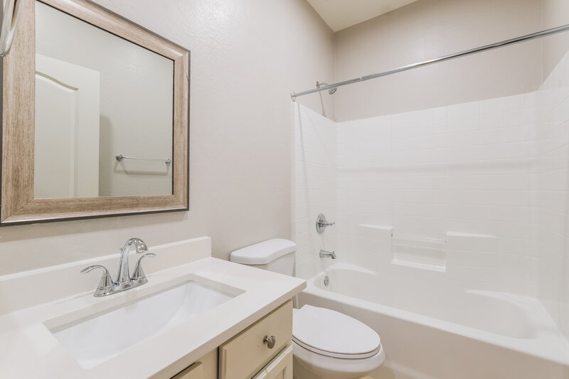 2,045/Mo, 7110 W Superior Ave Phoenix, AZ 85043 Bathroom View