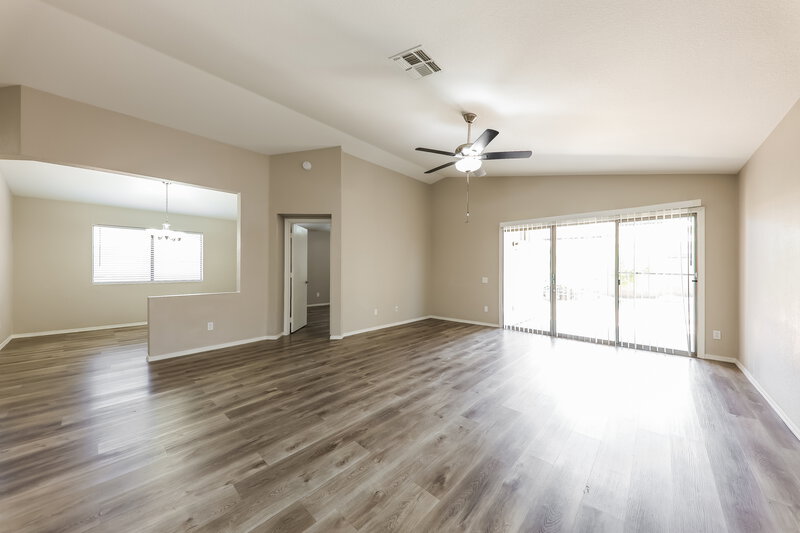 2,250/Mo, 19819 N 34th Place Phoenix, AZ 85050 Living Room View 2