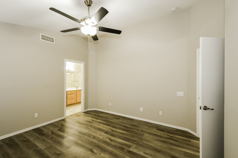 2,545/Mo, 19819 N 34th Place Phoenix, AZ 85050 Main Bedroom View