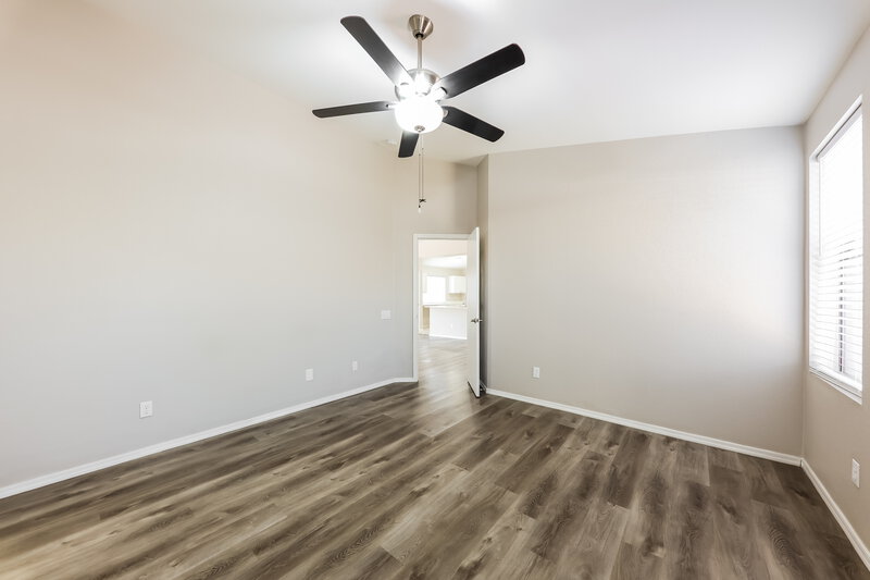 2,250/Mo, 19819 N 34th Place Phoenix, AZ 85050 Main Bedroom View 2