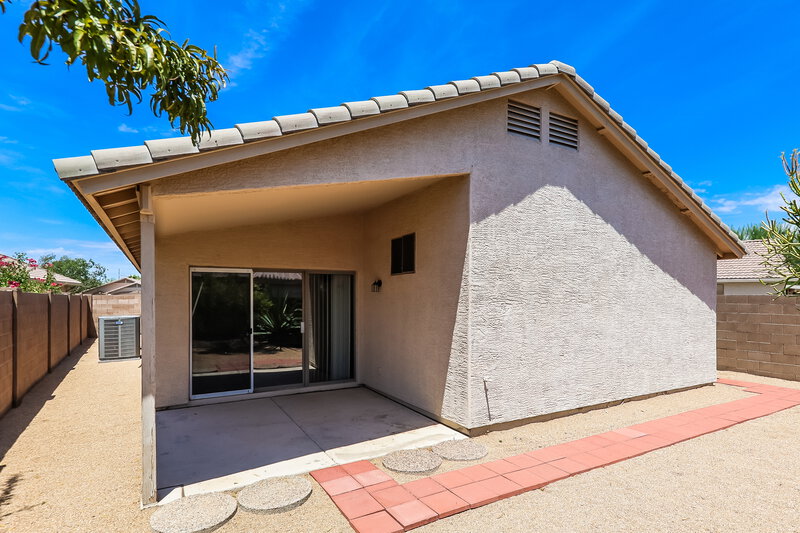 2,250/Mo, 19819 N 34th Place Phoenix, AZ 85050 Rear View