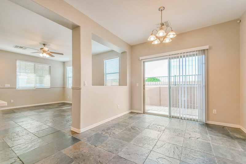 2,205/Mo, 126 E Catclaw St Gilbert, AZ 85296 Dining Room View