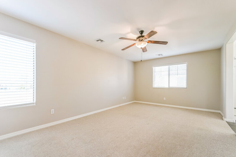 2,205/Mo, 126 E Catclaw St Gilbert, AZ 85296 Main Bedroom View