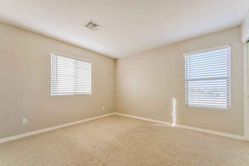2,205/Mo, 126 E Catclaw St Gilbert, AZ 85296 Bedroom View