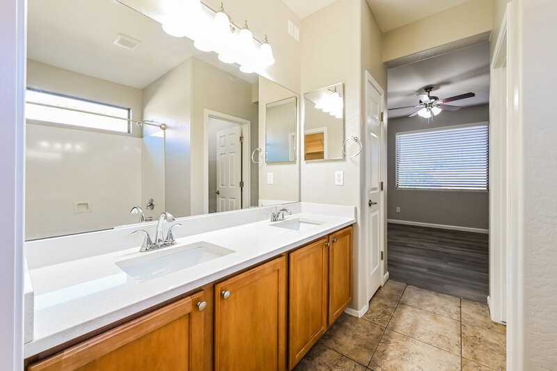 2,185/Mo, 43240 N Whisper Ln Anthem, AZ 85086 Main Bathroom View