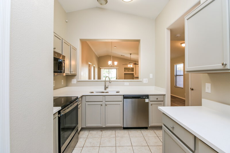 2,175/Mo, 9350 E Nopal Ave Mesa, AZ 85209 Kitchen View 2