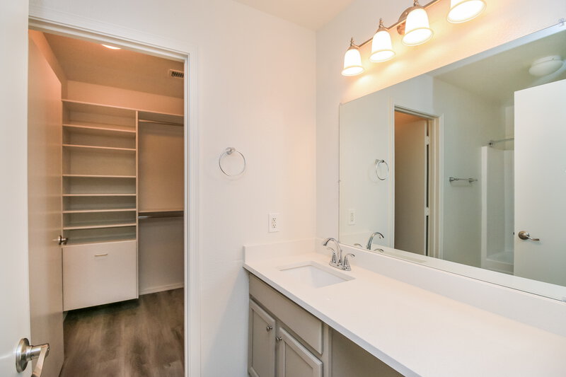 2,175/Mo, 9350 E Nopal Ave Mesa, AZ 85209 Main Bathroom View