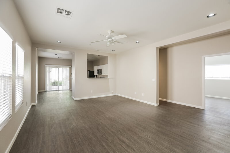 2,565/Mo, 11209 N 89th Way Scottsdale, AZ 85260 Living Room View