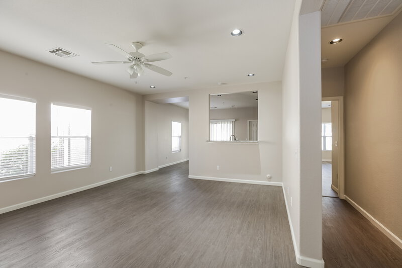 2,565/Mo, 11209 N 89th Way Scottsdale, AZ 85260 Dining Room View