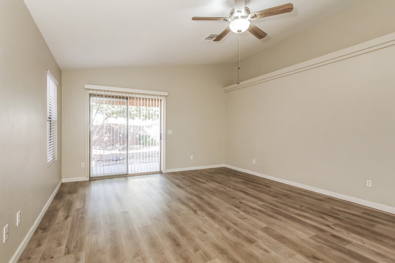 1,815/Mo, 12568 W Saint Moritz Ln El Mirage, AZ 85335 Living Room View