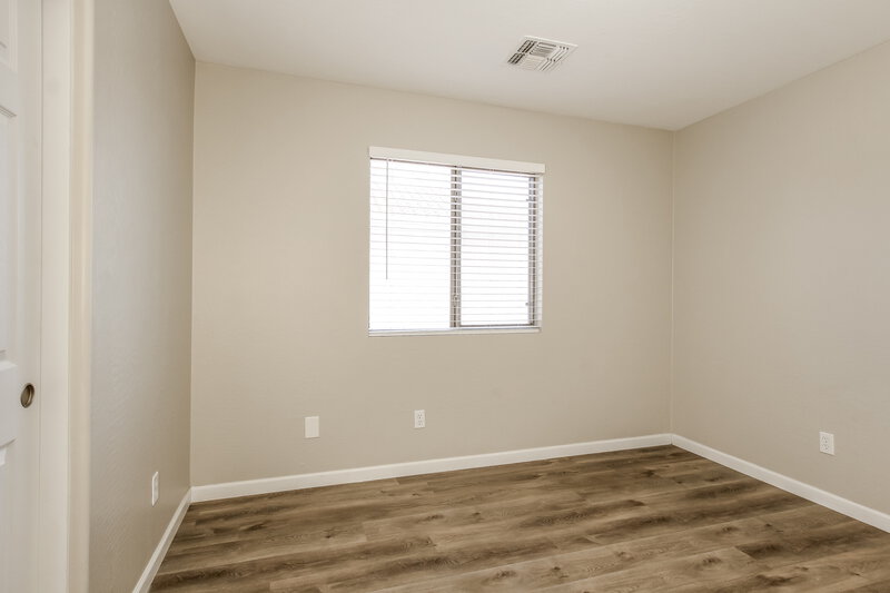 1,815/Mo, 12568 W Saint Moritz Ln El Mirage, AZ 85335 Bedroom View