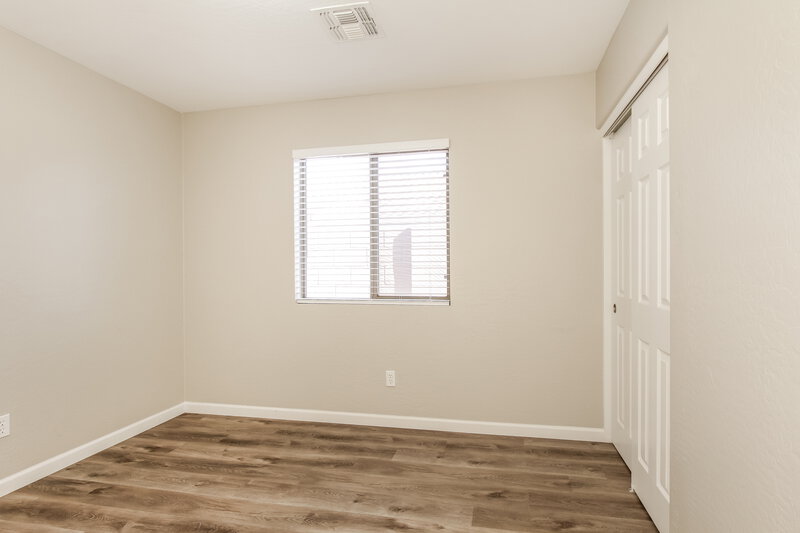 1,815/Mo, 12568 W Saint Moritz Ln El Mirage, AZ 85335 Bedroom View 3