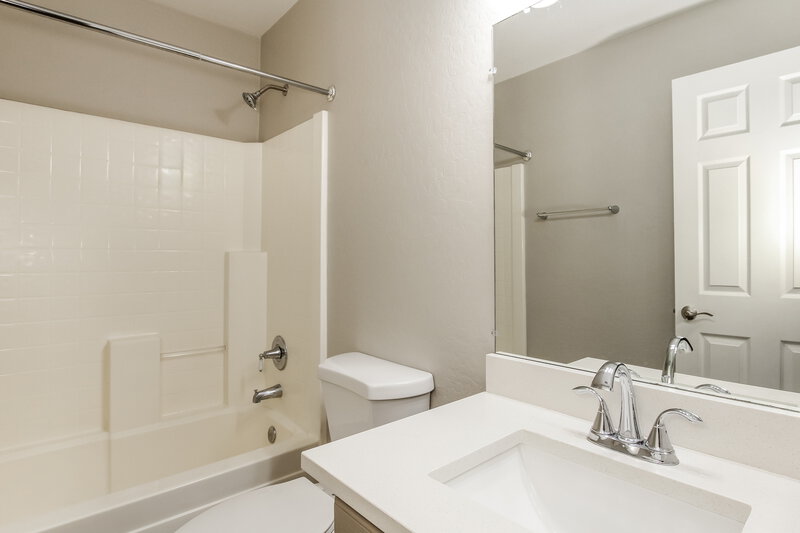 1,815/Mo, 12568 W Saint Moritz Ln El Mirage, AZ 85335 Bathroom View