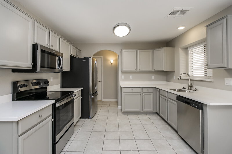 2,420/Mo, 1766 E Del Rio St Gilbert, AZ 85295 Kitchen View