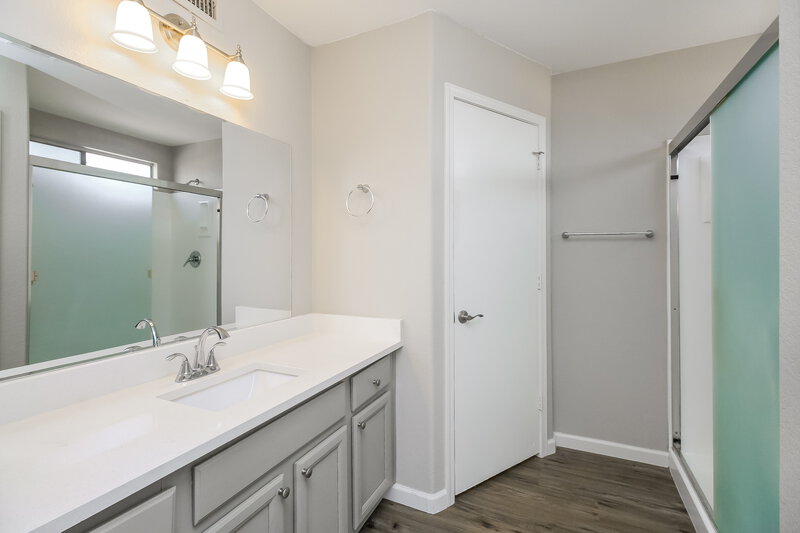 2,420/Mo, 1766 E Del Rio St Gilbert, AZ 85295 Main Bathroom View