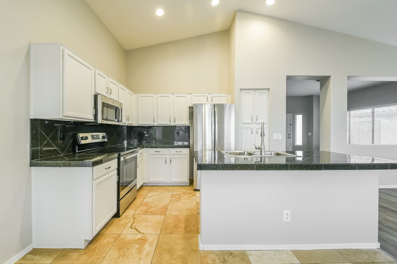 2,275/Mo, 40508 N Territory Trl Anthem, AZ 85086 Kitchen View